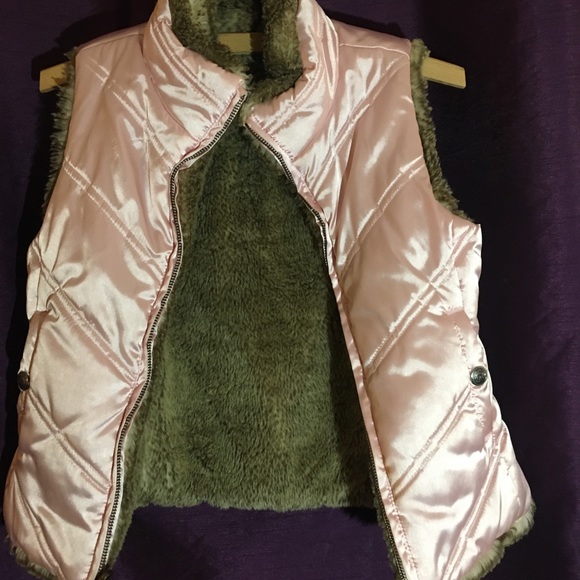 Gap- Girls reversible vest size 10 - Picture 6 of 6
